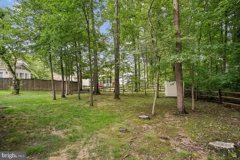 Exterior - 9739 Ironmaster Dr, Burke, VA 22015 photo 12 of 15