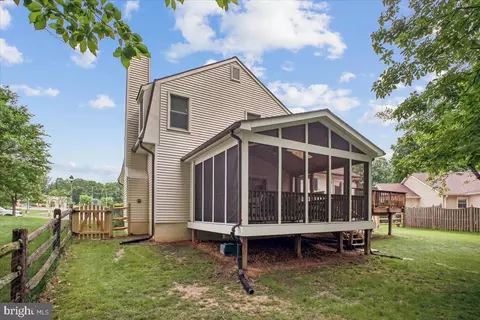 Exterior - 9739 Ironmaster Dr, Burke, VA 22015 photo 14 of 15