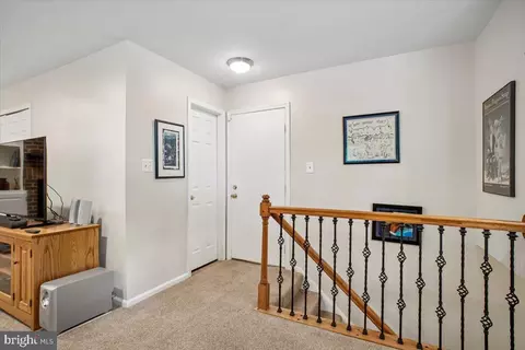 Entry Way - 9739 Ironmaster Dr, Burke, VA 22015 photo 5 of 6