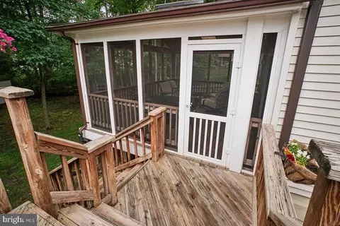 Exterior - 9739 Ironmaster Dr, Burke, VA 22015 photo 8 of 15