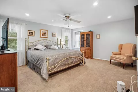 Bedroom - 9739 Ironmaster Dr, Burke, VA 22015 photo 2 of 6