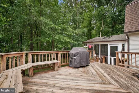 Exterior - 9739 Ironmaster Dr, Burke, VA 22015 photo 11 of 15