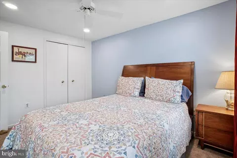 Bedroom - 9739 Ironmaster Dr, Burke, VA 22015 photo 6 of 6