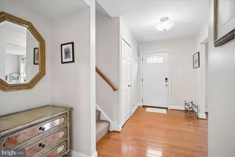 Entry Way - 9739 Ironmaster Dr, Burke, VA 22015 photo 2 of 6
