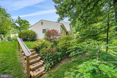 Exterior - 8522 Fairburn Dr, Springfield, VA 22152 photo 7 of 10