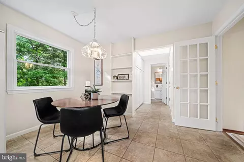 Dining - 8522 Fairburn Dr, Springfield, VA 22152 photo 4 of 4
