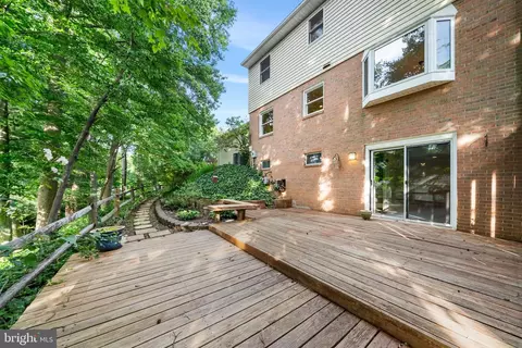 Exterior - 8522 Fairburn Dr, Springfield, VA 22152 photo 3 of 10