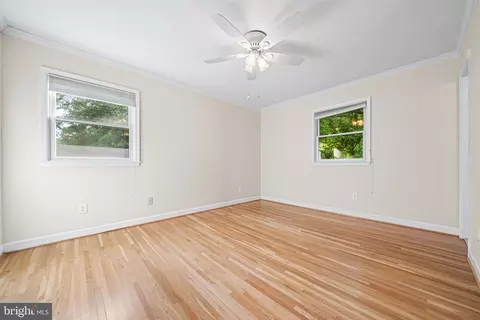 Bedroom - 8522 Fairburn Dr, Springfield, VA 22152 photo 3 of 8