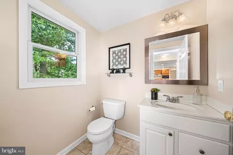 Bath - 8522 Fairburn Dr, Springfield, VA 22152 photo 1 of 4