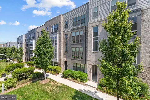 13363 Launders St, Herndon, VA 20171