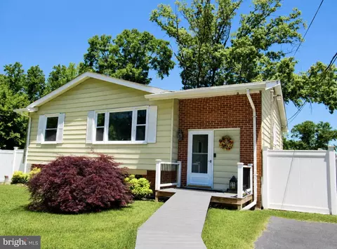 8909 Sylvania St, Lorton, VA 22079