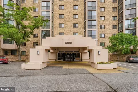 5901 Mount Eagle Dr #104, Alexandria, VA 22303