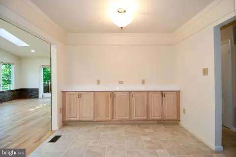 Entry Way - 11061 Tottenham Ln, Reston, VA 20194 photo 4 of 5