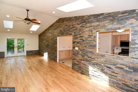 Living - 11061 Tottenham Ln, Reston, VA 20194 photo 11 of 22