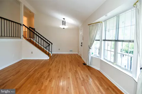 Living - 11061 Tottenham Ln, Reston, VA 20194 photo 4 of 22