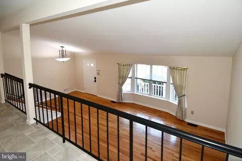 Living - 11061 Tottenham Ln, Reston, VA 20194 photo 6 of 22