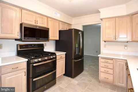 Kitchen - 11061 Tottenham Ln, Reston, VA 20194 photo 3 of 7