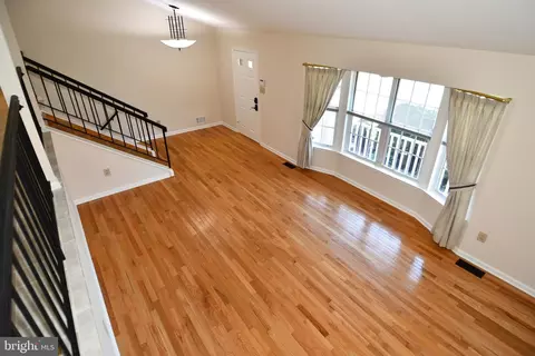 Living - 11061 Tottenham Ln, Reston, VA 20194 photo 5 of 22