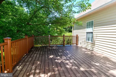 Exterior - 11061 Tottenham Ln, Reston, VA 20194 photo 5 of 16