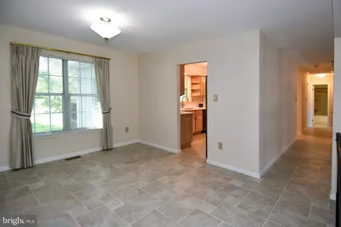 Entry Way - 11061 Tottenham Ln, Reston, VA 20194 photo 3 of 5