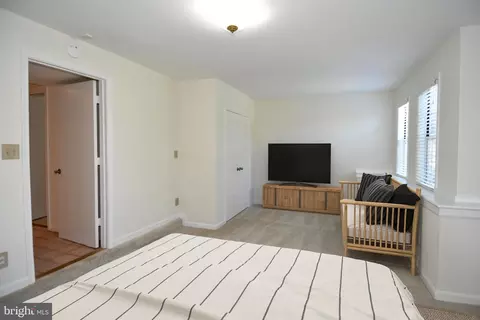 Bedroom - 11061 Tottenham Ln, Reston, VA 20194 photo 6 of 7