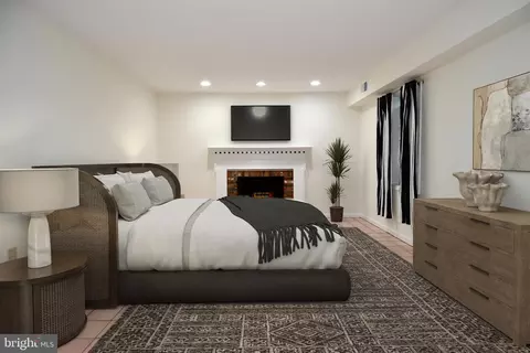 Bedroom - 11061 Tottenham Ln, Reston, VA 20194 photo 2 of 7