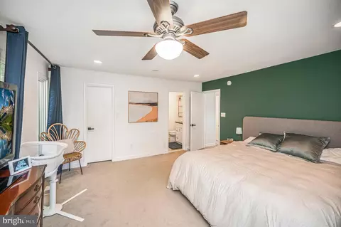 Bedroom - 2215 Glencourse Ln, Reston, VA 20191 photo 3 of 5