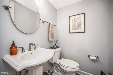 Bath - 2215 Glencourse Ln, Reston, VA 20191 photo 1 of 6