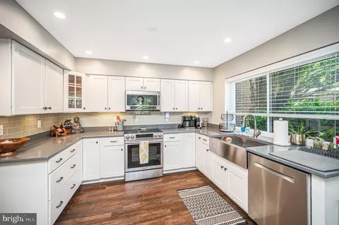 Kitchen - 2215 Glencourse Ln, Reston, VA 20191 photo 2 of 5