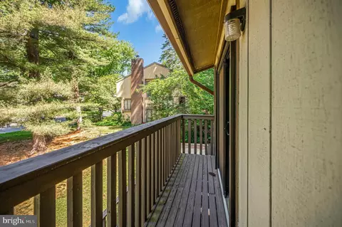 Exterior - 2215 Glencourse Ln, Reston, VA 20191 photo 10 of 17