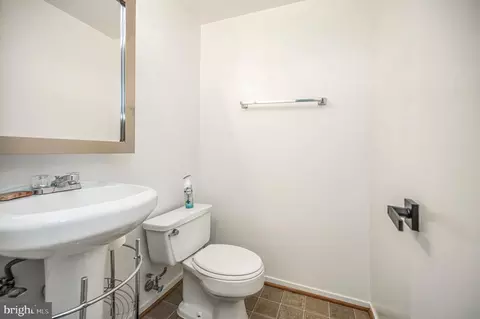 Bath - 2215 Glencourse Ln, Reston, VA 20191 photo 6 of 6