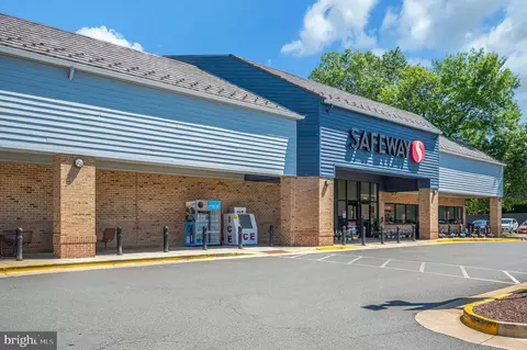 Exterior - 2215 Glencourse Ln, Reston, VA 20191 photo 14 of 17