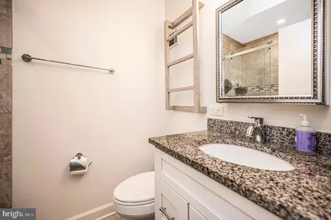 Bath - 2215 Glencourse Ln, Reston, VA 20191 photo 2 of 6