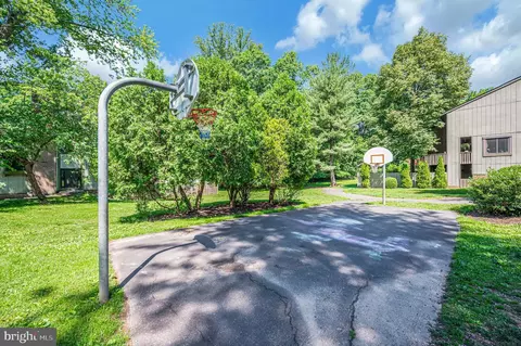 Exterior - 2215 Glencourse Ln, Reston, VA 20191 photo 11 of 17