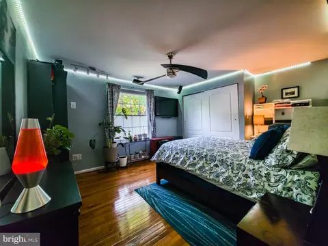 Bedroom - 2961 Ashdown Frst, Herndon, VA 20171 photo 3 of 6