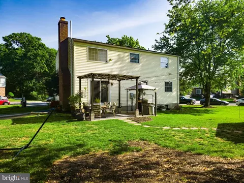 Exterior - 2961 Ashdown Frst, Herndon, VA 20171 photo 6 of 9