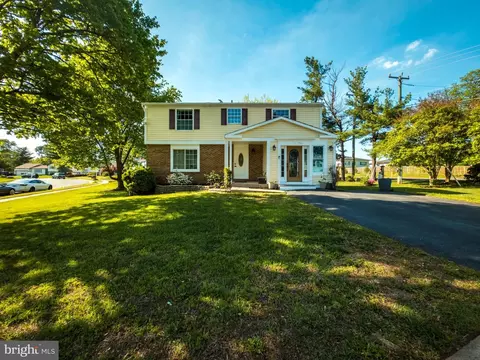 2961 Ashdown Frst, Oak Hill, VA 20171