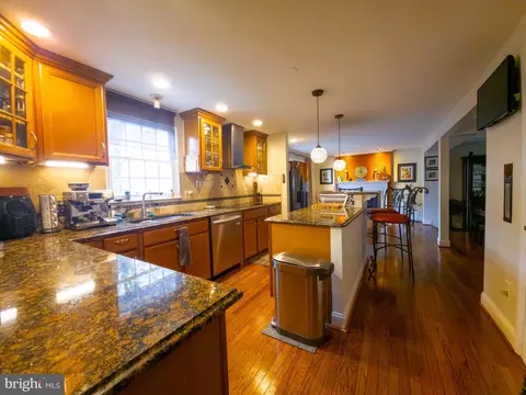 Kitchen - 2961 Ashdown Frst, Herndon, VA 20171 photo 4 of 5