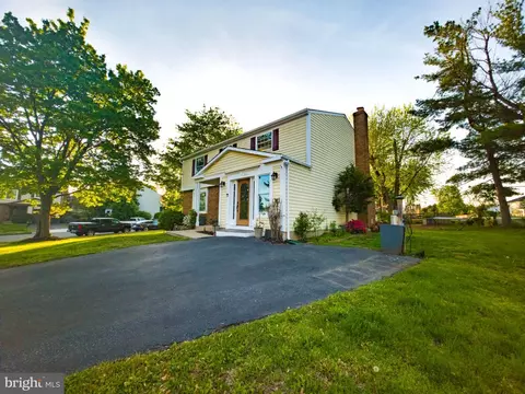 Exterior - 2961 Ashdown Frst, Herndon, VA 20171 photo 9 of 9