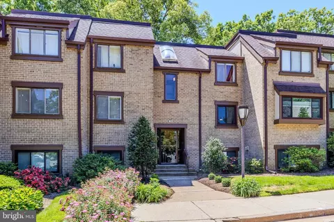 1643 Parkcrest Cir #7C/201, Reston, VA 20190