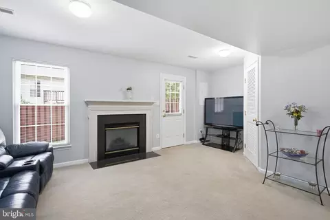 Living - 6397 Stagg Ct, Springfield, VA 22150 photo 3 of 3