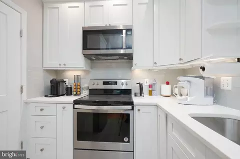 Kitchen - 1580 Spring Gate Dr #4310, Mclean, VA 22102 photo 3 of 4