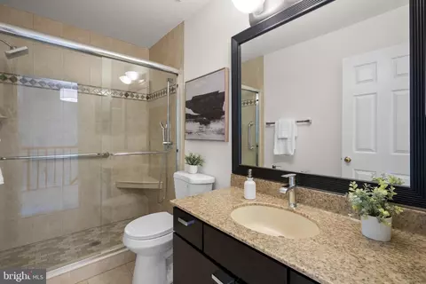 Bath - 6307 Millwood Cir, Springfield, VA 22152 photo 3 of 4