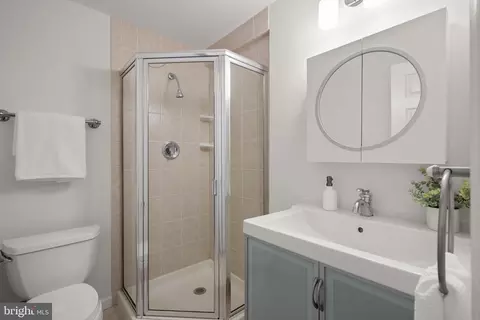 Bath - 6307 Millwood Cir, Springfield, VA 22152 photo 4 of 4