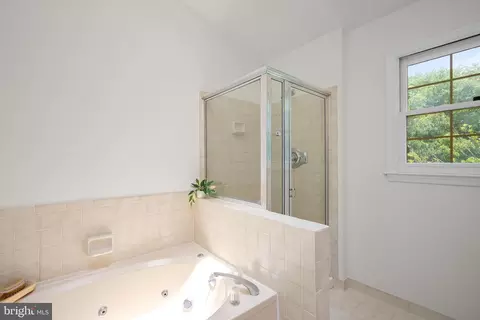 Bath - 6307 Millwood Cir, Springfield, VA 22152 photo 2 of 4