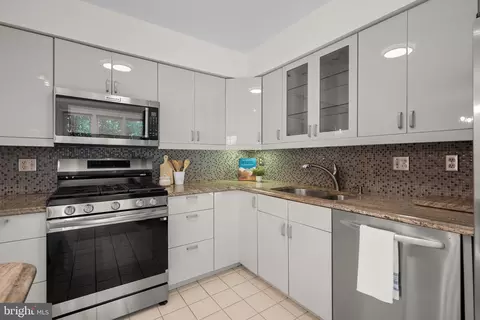 Kitchen - 6307 Millwood Cir, Springfield, VA 22152 photo 2 of 2