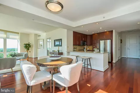 8220 Crestwood Heights Dr #1417, Mclean, VA 22102