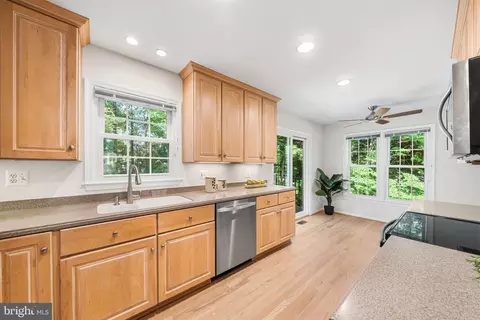 Kitchen - 7913 Pebble Brook Ct, Springfield, VA 22153 photo 6 of 6