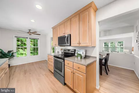 Kitchen - 7913 Pebble Brook Ct, Springfield, VA 22153 photo 3 of 6