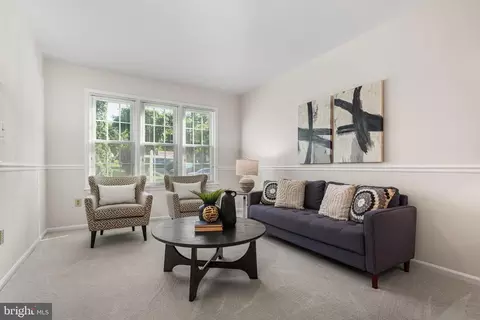 Living - 7913 Pebble Brook Ct, Springfield, VA 22153 photo 2 of 5